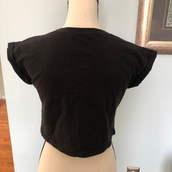 On Fleek Crop Tee - Picture 2 of 3